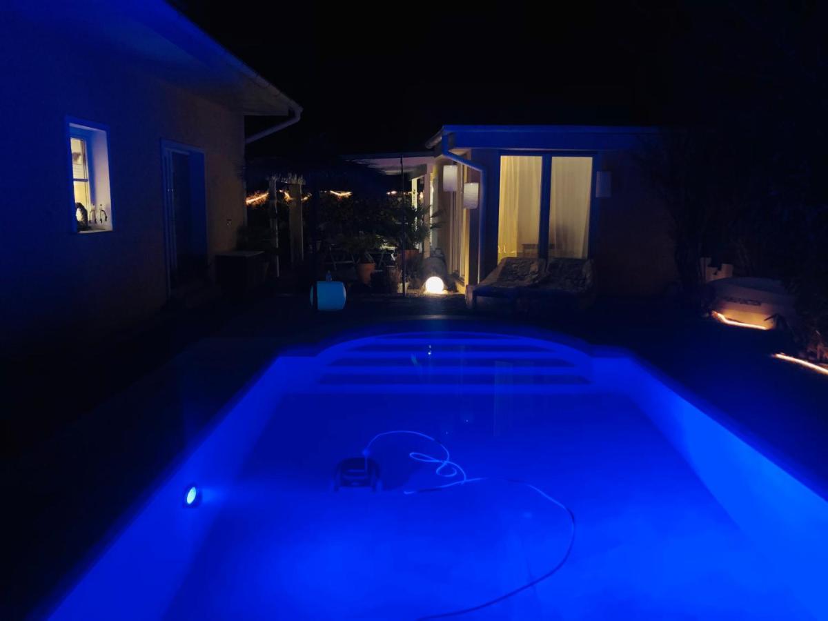 Apartment Tinyhouse Mit Pool, Outdoor Whirlpool Und Garten ペータースハーゲン・エッガースドルフ エクステリア 写真