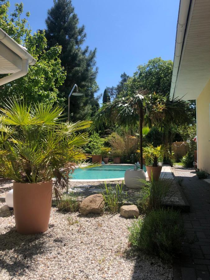 Apartment Tinyhouse Mit Pool, Outdoor Whirlpool Und Garten ペータースハーゲン・エッガースドルフ エクステリア 写真