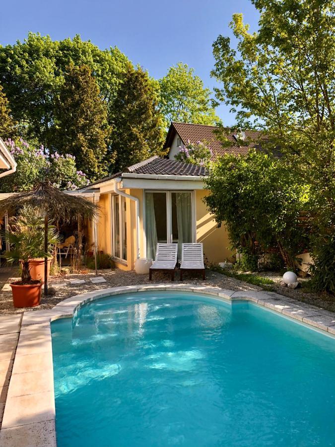 Apartment Tinyhouse Mit Pool, Outdoor Whirlpool Und Garten ペータースハーゲン・エッガースドルフ エクステリア 写真
