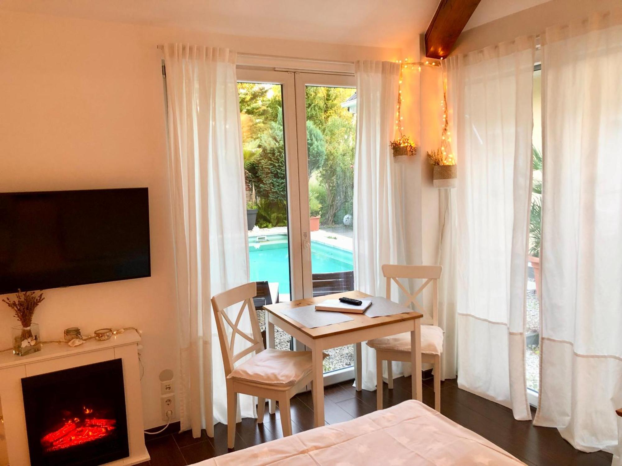 Apartment Tinyhouse Mit Pool, Outdoor Whirlpool Und Garten ペータースハーゲン・エッガースドルフ エクステリア 写真