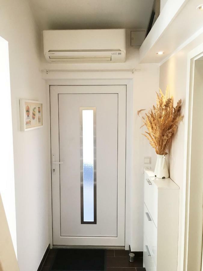 Apartment Tinyhouse Mit Pool, Outdoor Whirlpool Und Garten ペータースハーゲン・エッガースドルフ エクステリア 写真